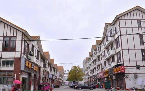 合同约定按日历天数计算垂直运输费,因发包人原因导致延期的应据实增加 合同约定按日历天数计算垂直运输费,因发包人原因导致延期的应据实增加