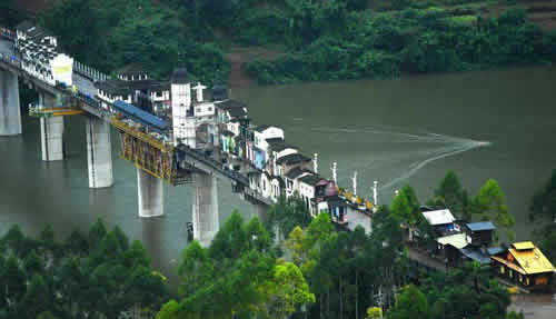 ��ʩ����Լ�����򹤳����仯�������������ͬ���δ��ɲ���Ӧ���ȿۼ�